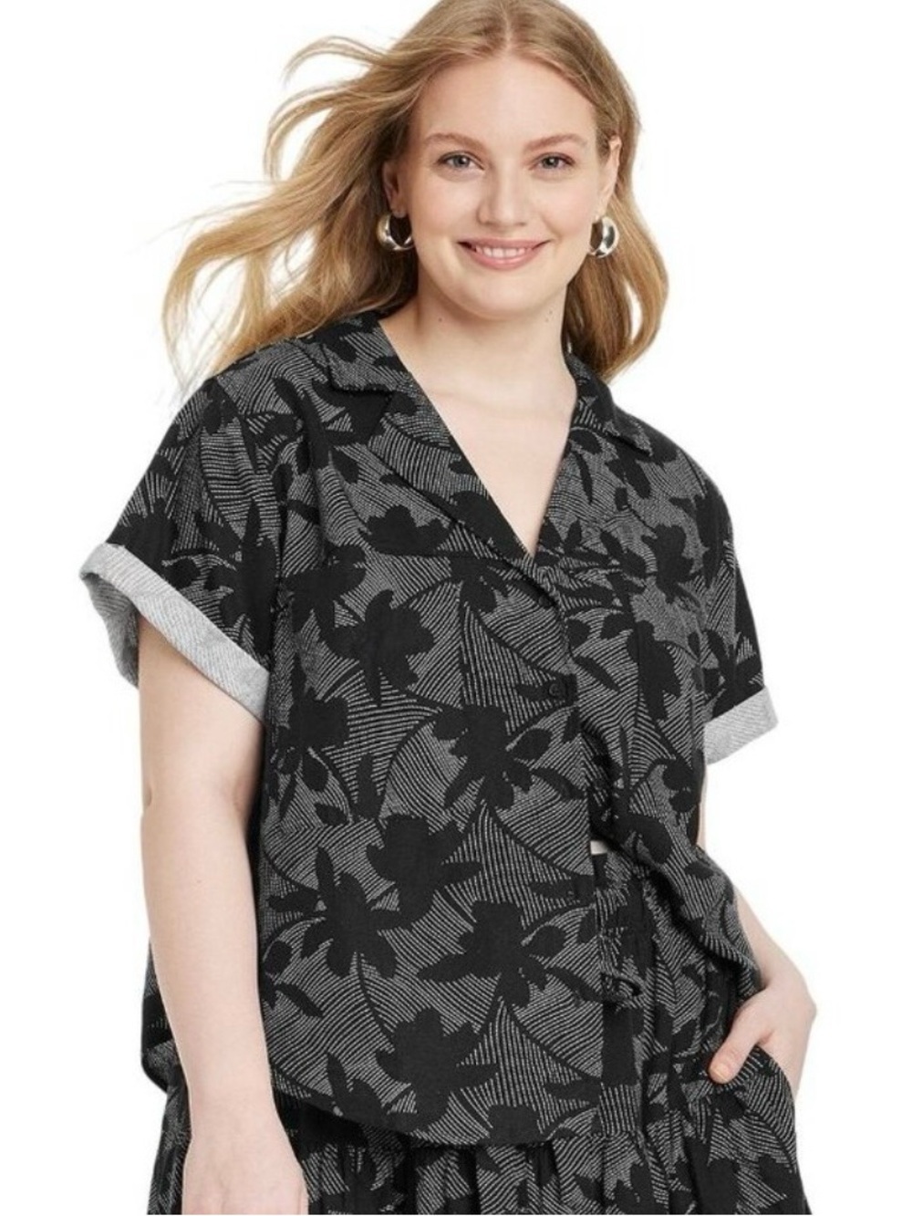 Universal Thread Black Floral Short-Sleeve Button Shirt